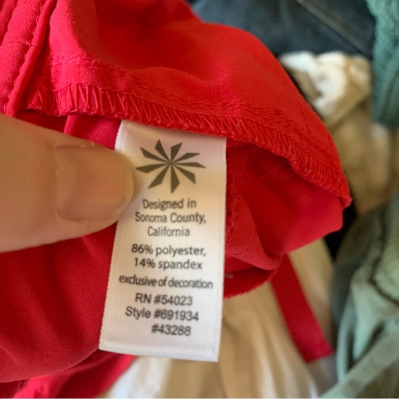 Athleta size 4 Cargo Shorts EUC in Red, Drawstring Waist - Picture 7 of 8